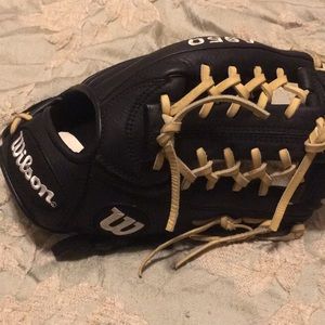 Wilson A950 leather glove, black, youth baseball, 11.75”, like new,